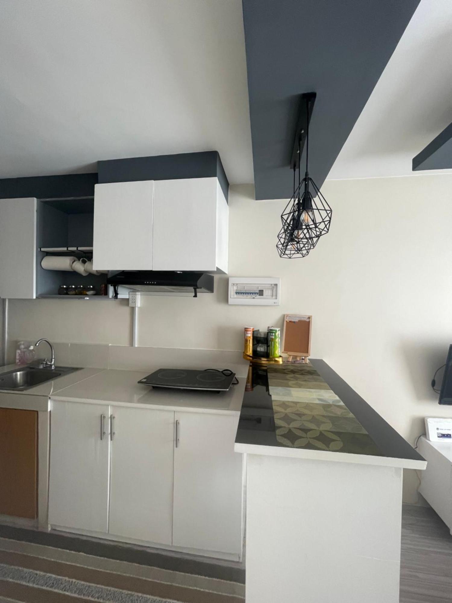 8 Spatial Condominium Davao Экстерьер фото